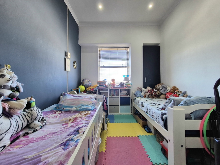 2 Bedroom Property for Sale in Wynberg Western Cape